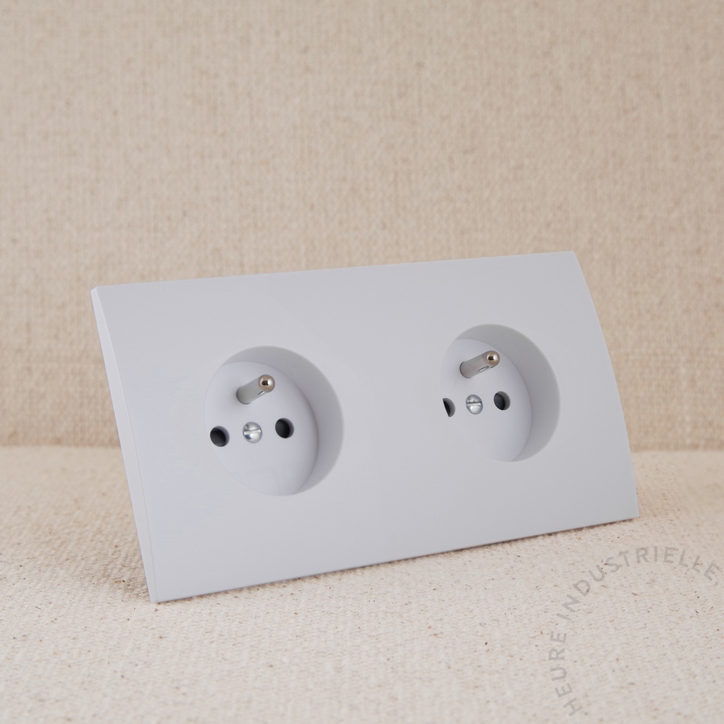 [MOD2102PC] Appareillage complet KARO - 2 Prises de Courant 2P+T (Blanc Satin, Puits Blanc)