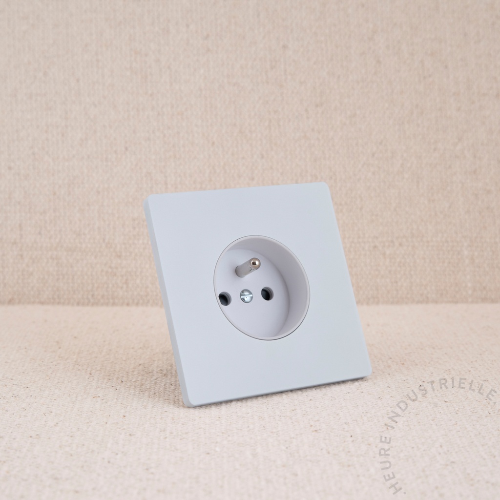 [MOD521PC] Appareillage complet COLLECTION M - 1 Prise de Courant 2P+T (Blanc, Puits Blanc)