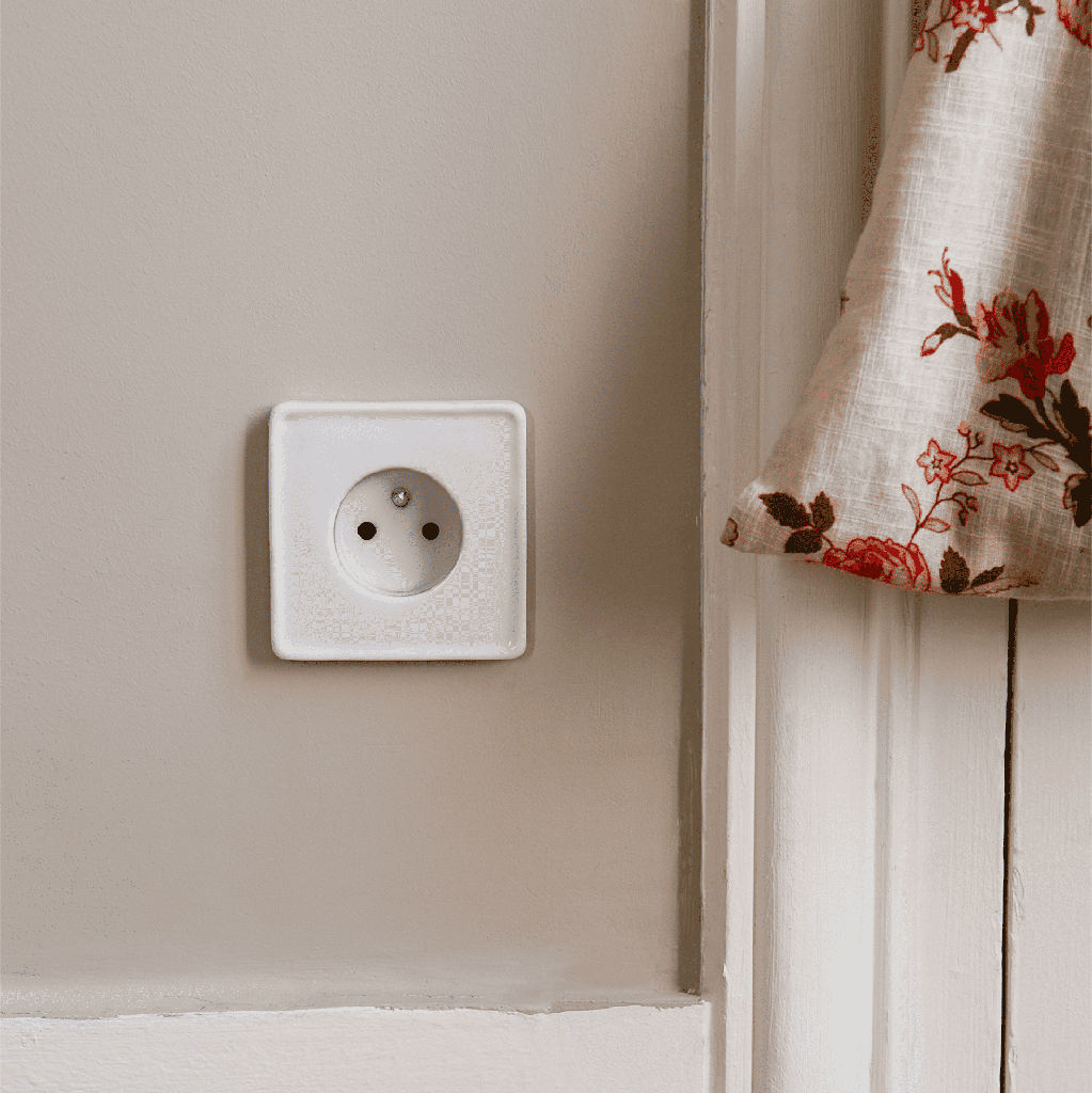 [3-HAUS-B-PC] Prise de courant 2P+T HAUSSMANN Puits Blanc