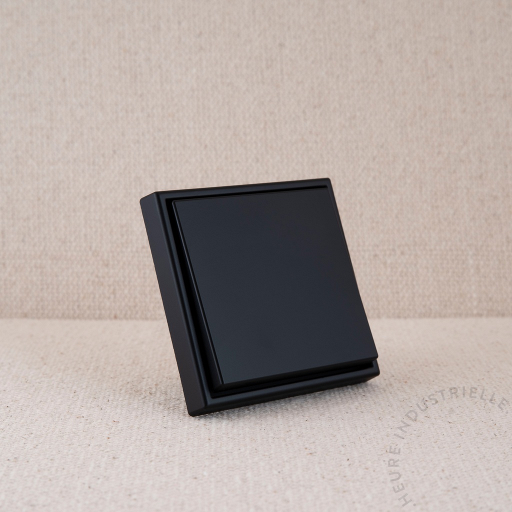 Appareillage complet LS 990 - 1 Bouton Poussoir