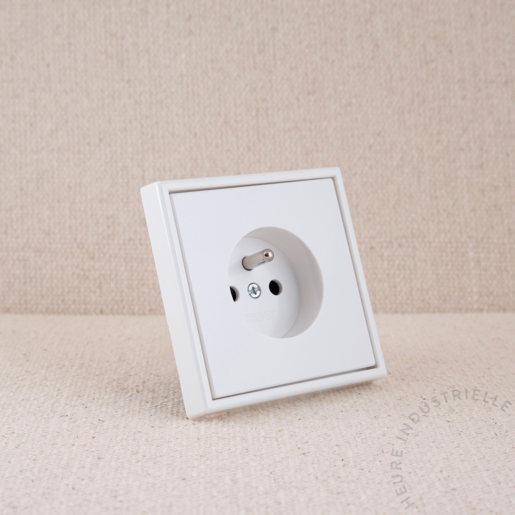 Appareillage complet LS 990 - Prise de courant 2P+T