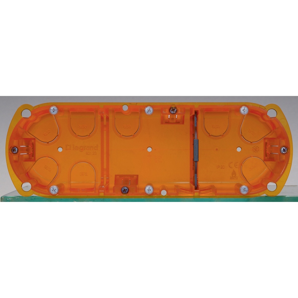[L080123] Boîte multimatériaux Batibox - 3 postes - 6/8 mod - vert/horiz - prof. 50